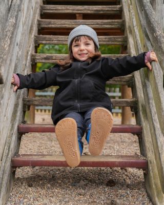 Vnímavost je dovednost. Začíná u chodidla a končí… kde chcete vy. V tom, co nosíte. Kým jste. Aylla barefooty tvoříme pro...