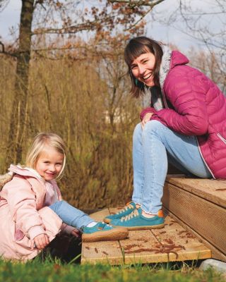 Ne, my taky nemáme každý den čas na tiché čmárání do sešitu. Ale máme barefooty, ve kterých si tu malou rebelskou hravost...